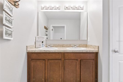 Villa ou maison à vendre à Kissimmee, Floride: 5 chambres, 248.42 m2 № 1717543 - photo 27