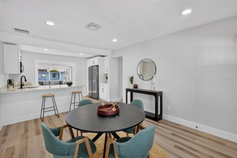 Casa en venta en Daytona Beach, Florida, 4 dormitorios, 137.03 m2 № 2423719 - foto 9