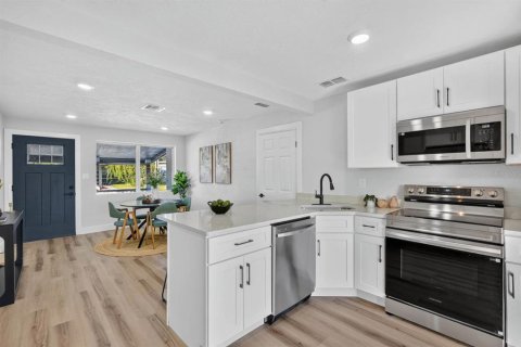 Casa en venta en Daytona Beach, Florida, 4 dormitorios, 137.03 m2 № 2423719 - foto 12