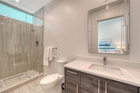 Condo in Sarasota, Florida, 2 bedrooms № 2155696 - photo 25