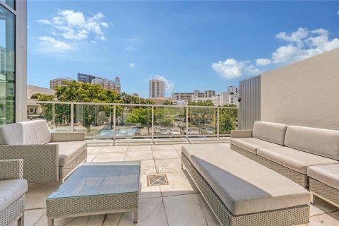Condo in Sarasota, Florida, 2 bedrooms № 2155696 - photo 8
