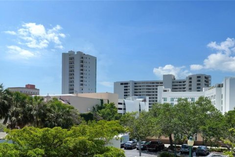 Condo in Sarasota, Florida, 2 bedrooms № 2155696 - photo 10