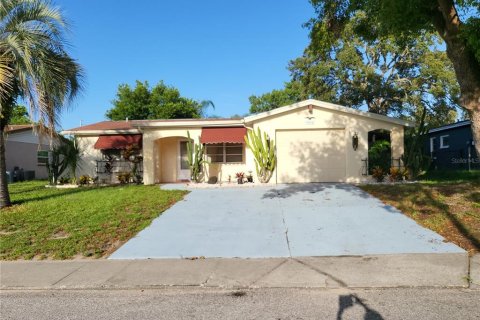 Casa en venta en Port Richey, Florida, 3 dormitorios, 103.12 m2 № 1848105 - foto 1