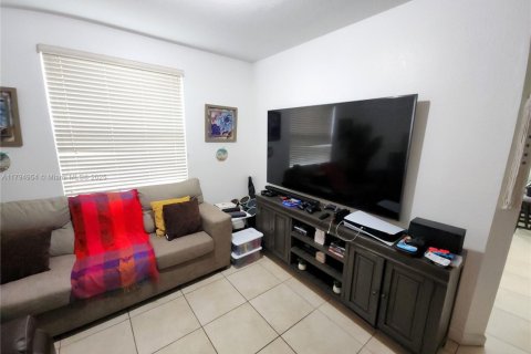 Townhouse in Homestead, Florida 3 bedrooms, 141.49 sq.m. № 1712396 - photo 19