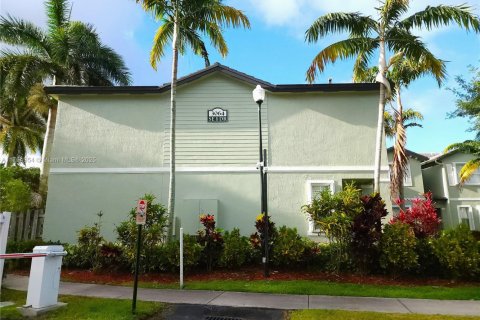 Townhouse in Homestead, Florida 3 bedrooms, 141.49 sq.m. № 1712396 - photo 13