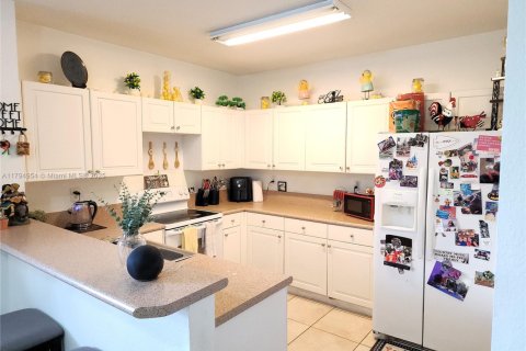 Townhouse in Homestead, Florida 3 bedrooms, 141.49 sq.m. № 1712396 - photo 24