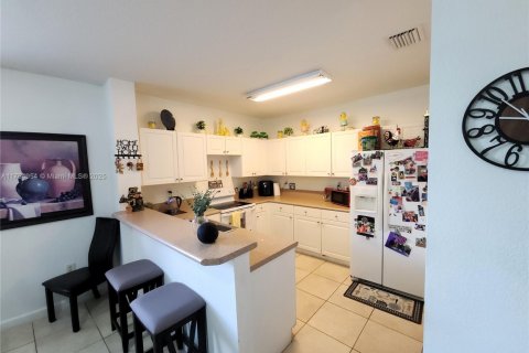 Townhouse in Homestead, Florida 3 bedrooms, 141.49 sq.m. № 1712396 - photo 23