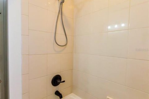 Купить таунхаус в Брэндон, Флорида 9 комнат, 142.7м2, № 1805399 - фото 29