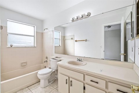 Copropriété à vendre à Orlando, Floride: 2 chambres, 121.61 m2 № 2211552 - photo 18