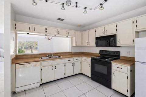 Copropriété à vendre à Orlando, Floride: 2 chambres, 121.61 m2 № 2211552 - photo 10