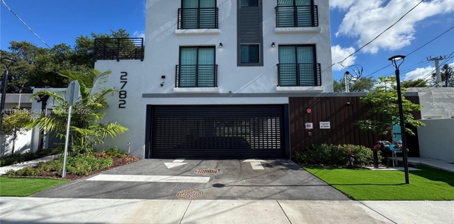 Appartement à Miami, Floride 3 chambres, 83.61 m2 № 1892663