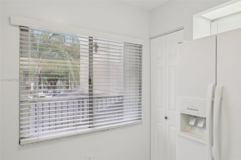 Copropriété à vendre à Pembroke Pines, Floride: 1 chambre, 113.62 m2 № 2025268 - photo 16