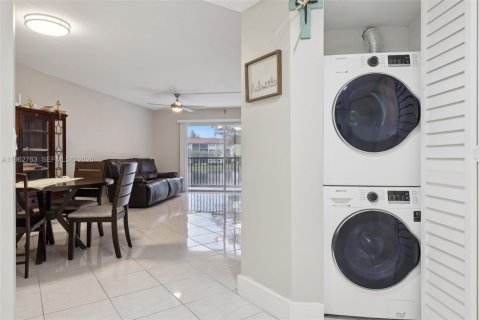 Copropriété à vendre à Pembroke Pines, Floride: 1 chambre, 113.62 m2 № 2025268 - photo 17