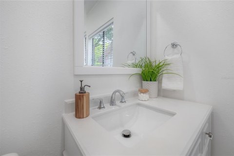 Casa en venta en Tampa, Florida, 2 dormitorios, 108.7 m2 № 1644783 - foto 25