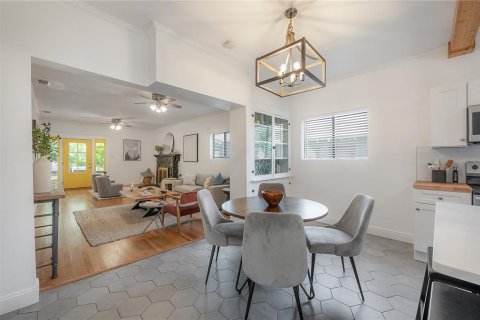 Casa en venta en Tampa, Florida, 2 dormitorios, 108.7 m2 № 1644783 - foto 11