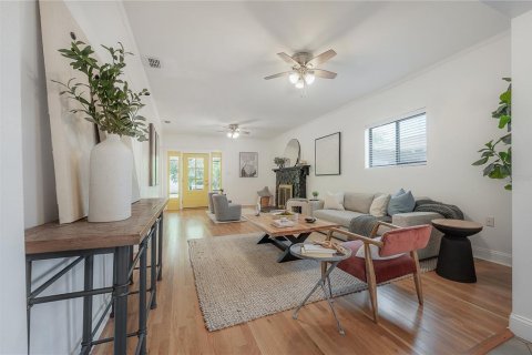 Casa en venta en Tampa, Florida, 2 dormitorios, 108.7 m2 № 1644783 - foto 10