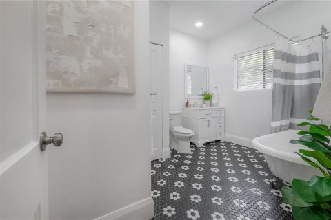 Casa en venta en Tampa, Florida, 2 dormitorios, 108.7 m2 № 1644783 - foto 22