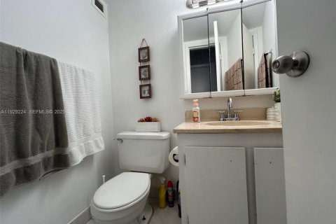 Condominio en alquiler en Sunny Isles Beach, Florida, 1 dormitorio, 71.26 m2 № 1987572 - foto 11