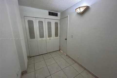 Condominio en alquiler en Sunny Isles Beach, Florida, 1 dormitorio, 71.26 m2 № 1987572 - foto 23