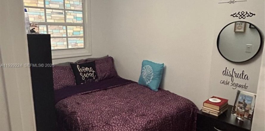 Condominio en Sunny Isles Beach, Florida, 1 dormitorio  № 1987572