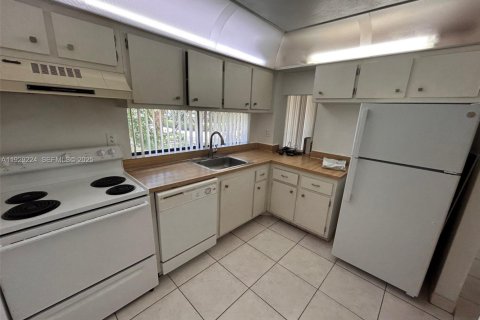 Condominio en alquiler en Sunny Isles Beach, Florida, 1 dormitorio, 71.26 m2 № 1987572 - foto 30