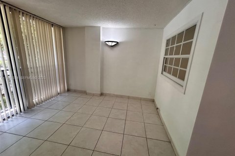 Condominio en alquiler en Sunny Isles Beach, Florida, 1 dormitorio, 71.26 m2 № 1987572 - foto 20