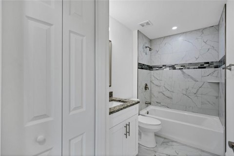 Casa en venta en Cape Coral, Florida, 3 dormitorios, 118.17 m2 № 1719410 - foto 21