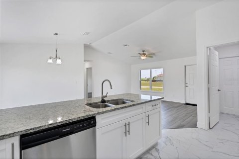 Casa en venta en Cape Coral, Florida, 3 dormitorios, 118.17 m2 № 1719410 - foto 11