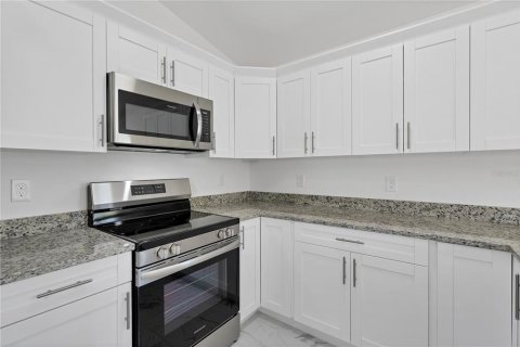 Casa en venta en Cape Coral, Florida, 3 dormitorios, 118.17 m2 № 1719410 - foto 12