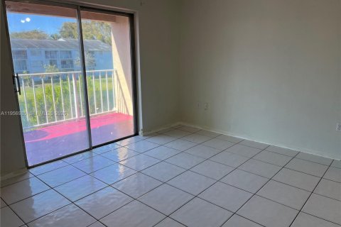 Copropriété à louer à Miami, Floride: 3 chambres, 89.65 m2 № 2019760 - photo 6