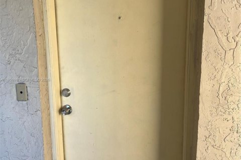 Copropriété à louer à Miami, Floride: 3 chambres, 89.65 m2 № 2019760 - photo 3