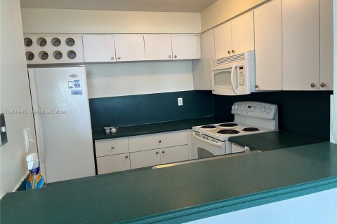 Copropriété à louer à Miami, Floride: 3 chambres, 89.65 m2 № 2019760 - photo 7