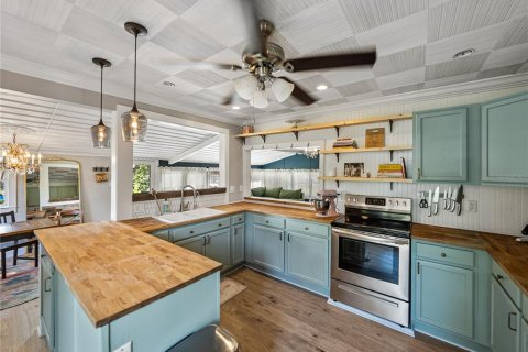 House in Plant City, Florida 4 bedrooms, 238.11 sq.m. № 1803306 - photo 22