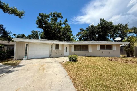 House in Sarasota, Florida 2 bedrooms, 129.6 sq.m. № 1876306 - photo 1