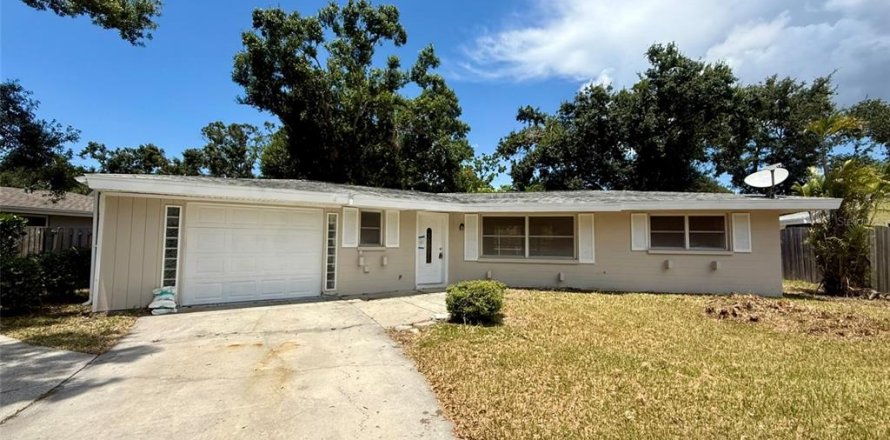 House in Sarasota, Florida 2 bedrooms, 129.6 sq.m. № 1876306