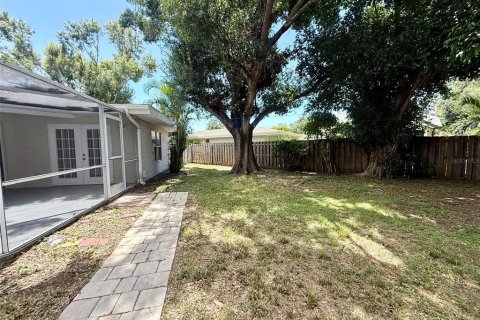House in Sarasota, Florida 2 bedrooms, 129.6 sq.m. № 1876306 - photo 8