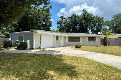 House in Sarasota, Florida 2 bedrooms, 129.6 sq.m. № 1876306 - photo 2