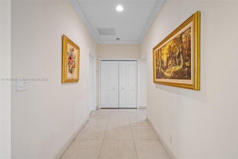 House in Pinecrest, Florida 7 bedrooms, 475.1 sq.m. № 2018391 - photo 17