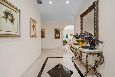 House in Pinecrest, Florida 7 bedrooms, 475.1 sq.m. № 2018391 - photo 10