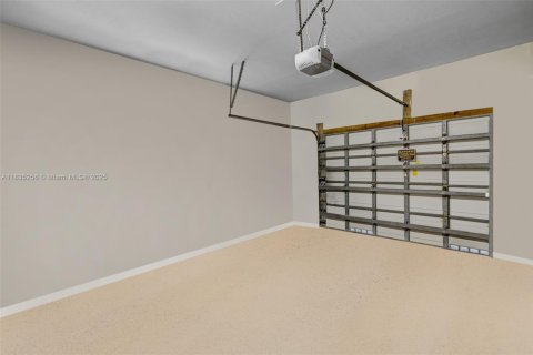 House in Pinecrest, Florida 7 bedrooms, 475.1 sq.m. № 2018391 - photo 18