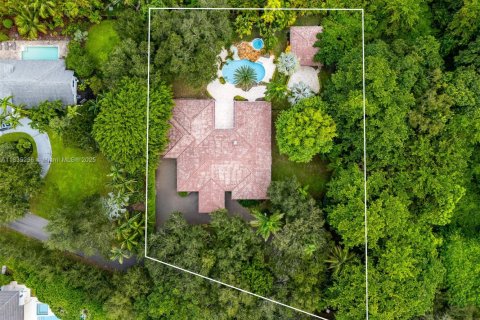 House in Pinecrest, Florida 7 bedrooms, 475.1 sq.m. № 2018391 - photo 2