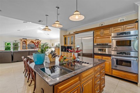 House in Pinecrest, Florida 7 bedrooms, 475.1 sq.m. № 2018391 - photo 23