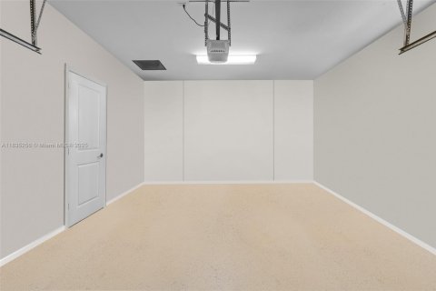 House in Pinecrest, Florida 7 bedrooms, 475.1 sq.m. № 2018391 - photo 19