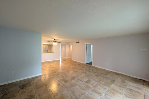 Copropriété à louer à Tampa, Floride: 2 chambres, 123.37 m2 № 2386407 - photo 3