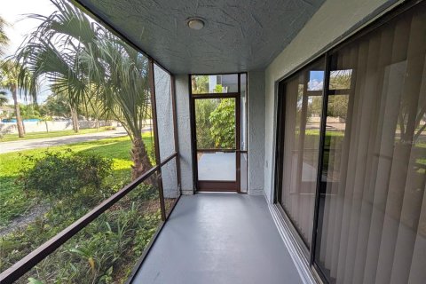 Copropriété à louer à Tampa, Floride: 2 chambres, 123.37 m2 № 2386407 - photo 15