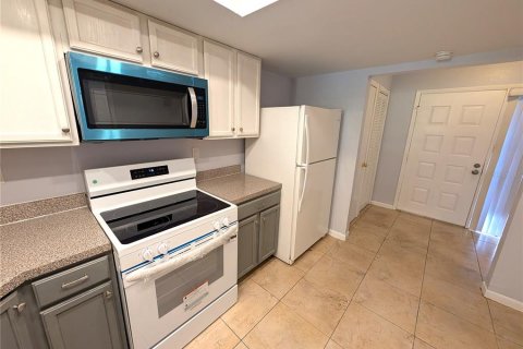 Copropriété à louer à Tampa, Floride: 2 chambres, 123.37 m2 № 2386407 - photo 8