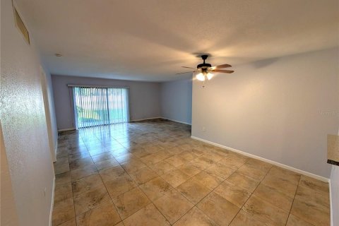 Copropriété à louer à Tampa, Floride: 2 chambres, 123.37 m2 № 2386407 - photo 5