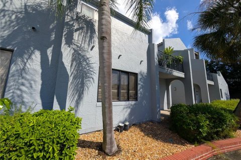 Copropriété à louer à Tampa, Floride: 2 chambres, 123.37 m2 № 2386407 - photo 2