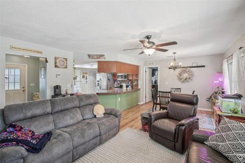 House in Brooksville, Florida 3 bedrooms, 126.35 sq.m. № 1885005 - photo 3