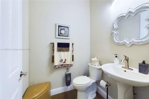 Casa en venta en Port St. Lucie, Florida, 3 dormitorios, 305.83 m2 № 1863113 - foto 11